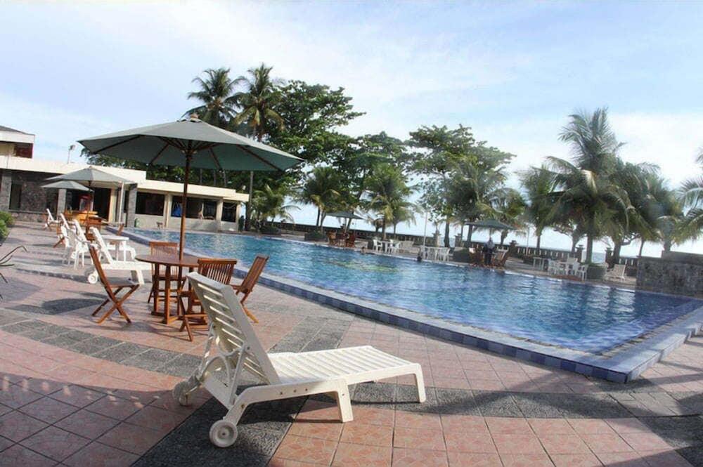 Pangeran Beach Hotel Padang  Exterior foto