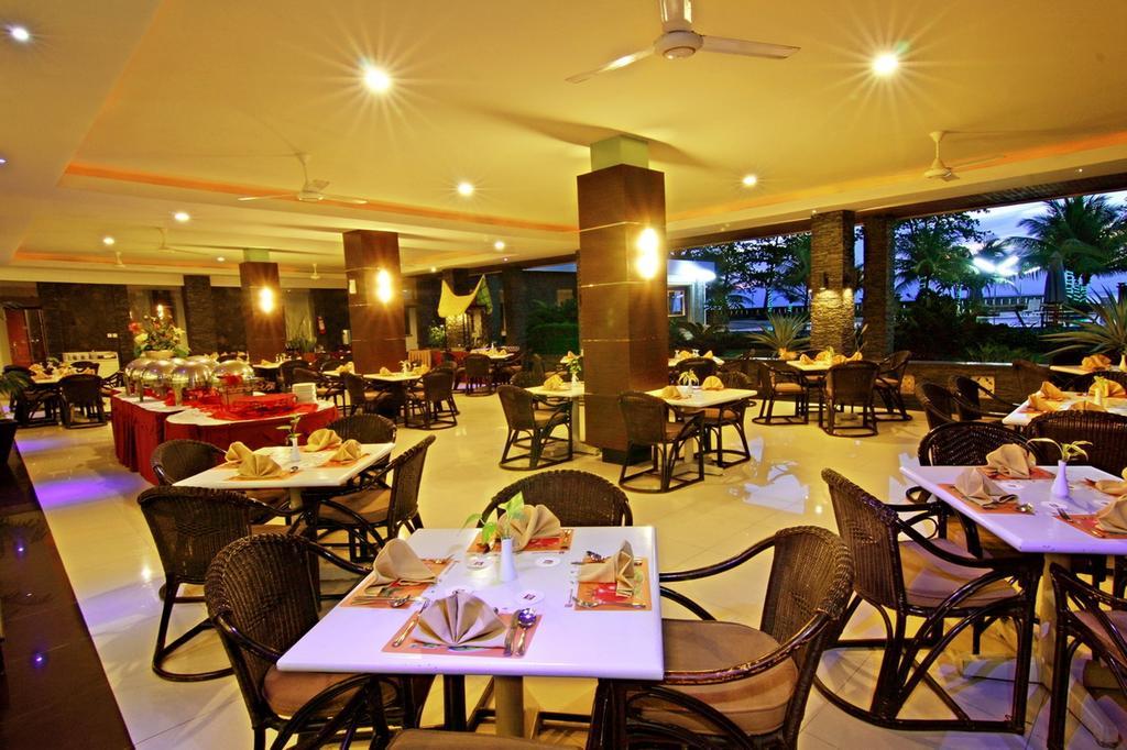 Pangeran Beach Hotel Padang  Exterior foto