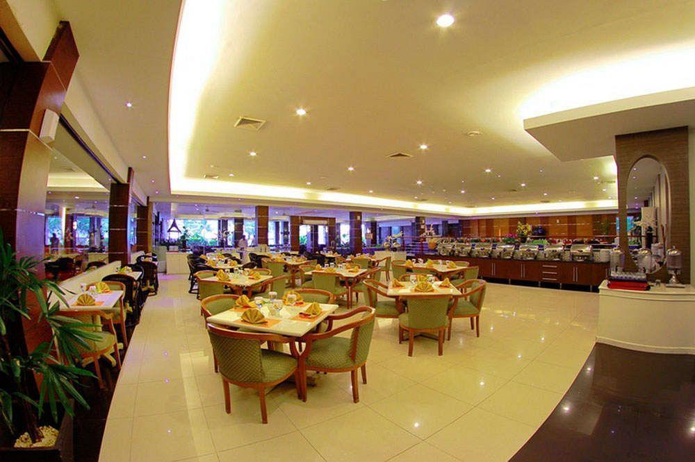 Pangeran Beach Hotel Padang  Exterior foto